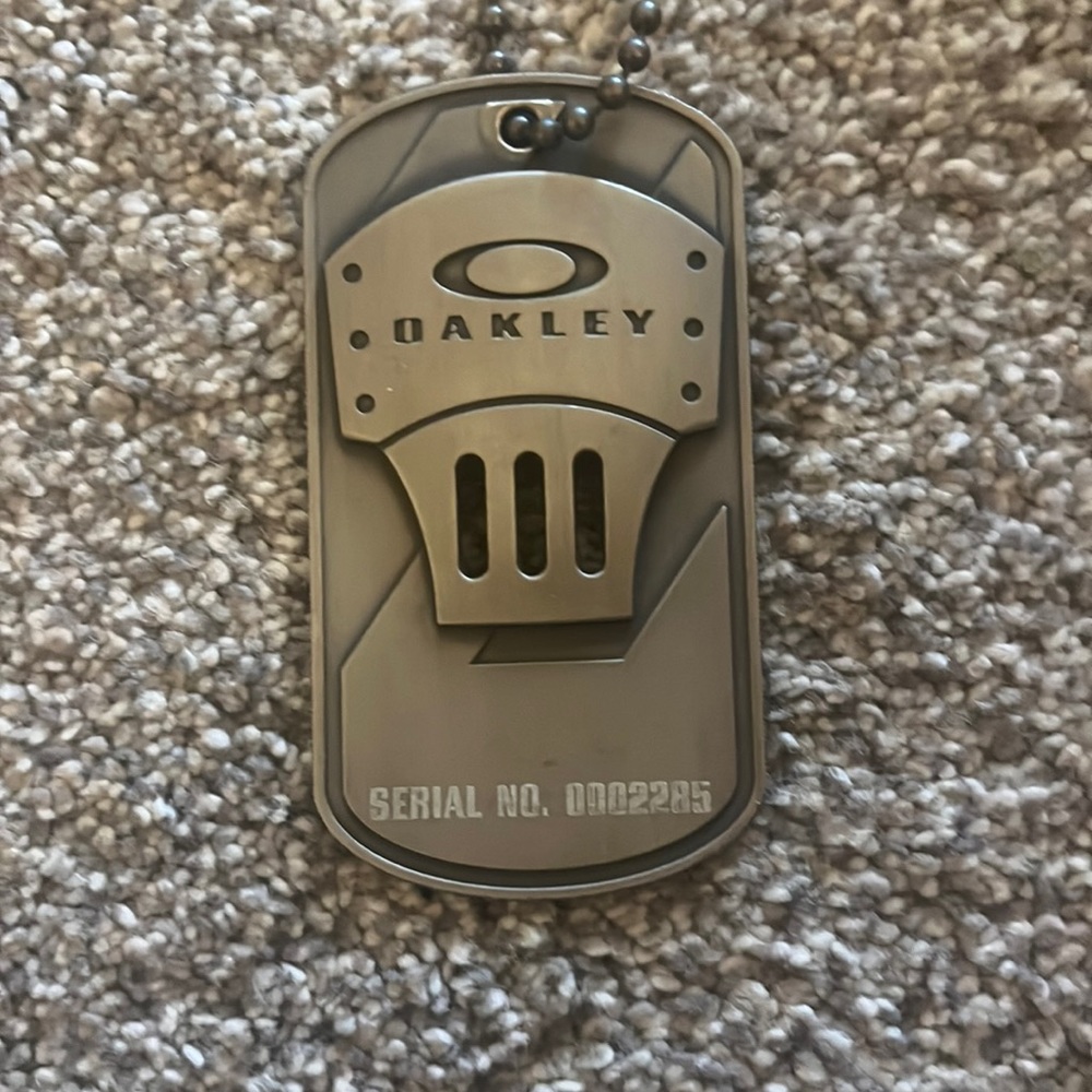 Serialized Oakley dog tag. S/n: 0002285